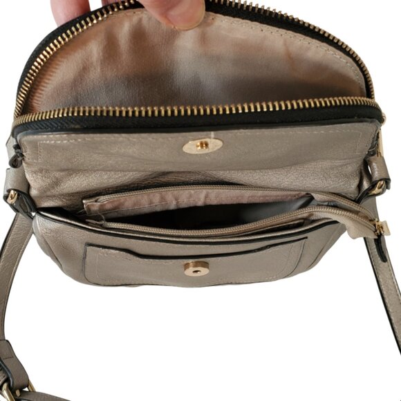 Silver Front Flap Expandable Crossbody Bag Purse. Faux Leather Adjustable Strap. - Picture 6 of 11